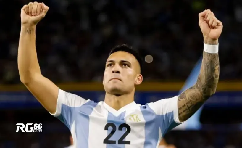 Lautaro Martinez ra mắt đội tuyển Argentina vào tháng 3 năm 2018.
