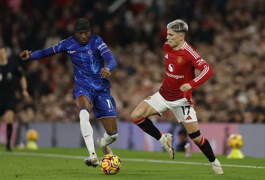 Marcus Rashford (số 10), Garnacho (số 17) và Rasmus Hojlund (số 9) giúp hàng công M.U thi đấu thanh thoát trong hiệp 1