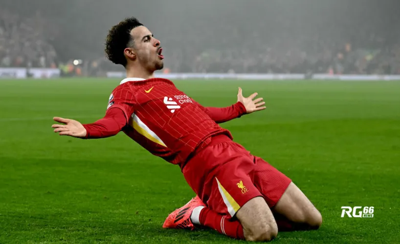 Lời chúc mừng của Klopp gửi Curtis Jones khi ghi bàn trong trận đấu thứ 100 tại Ngoại hạng Anh