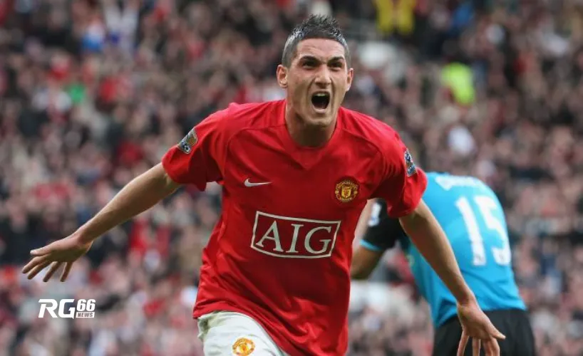 Federico Macheda khi bàn vào lưới Aston Villa lúc 17 tuổi 226 ngày