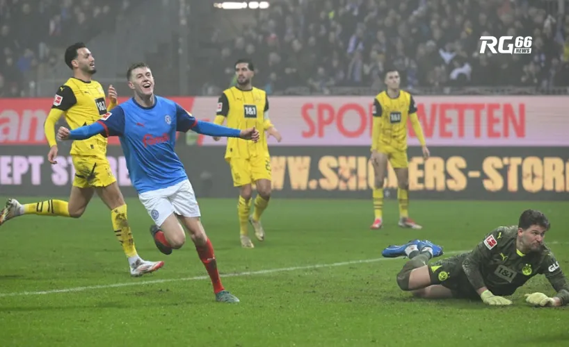 Holstein Kiel toả sáng, Dortmund vỡ trận