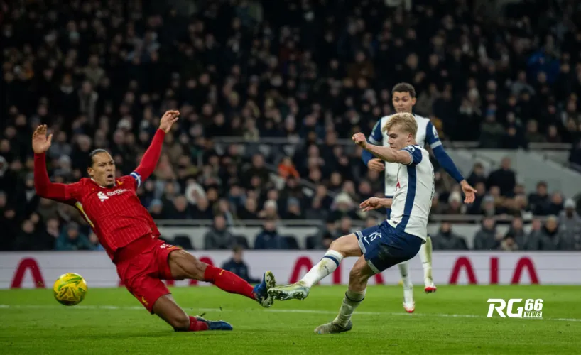 Lucas Bergvall ghi bàn thắng quyết định - bàn thắng đầu tiên cho Tottenham