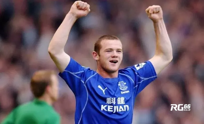 Wayne Rooney khi bàn vào lưới Arsenal khi 16 tuổi 360 ngày