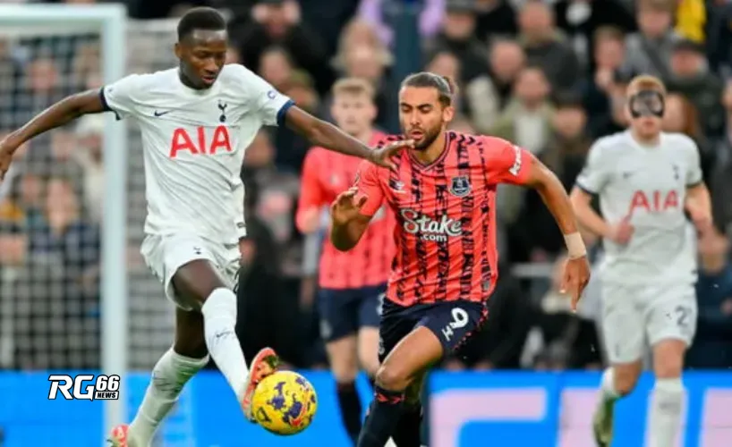 Everton giành chiến thắng 2-1 trước Tottenham