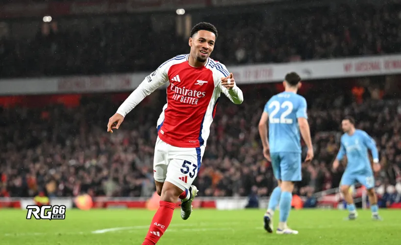 Tài năng trẻ Ethan Nwaneri có thể đá trung phong Arsenal?