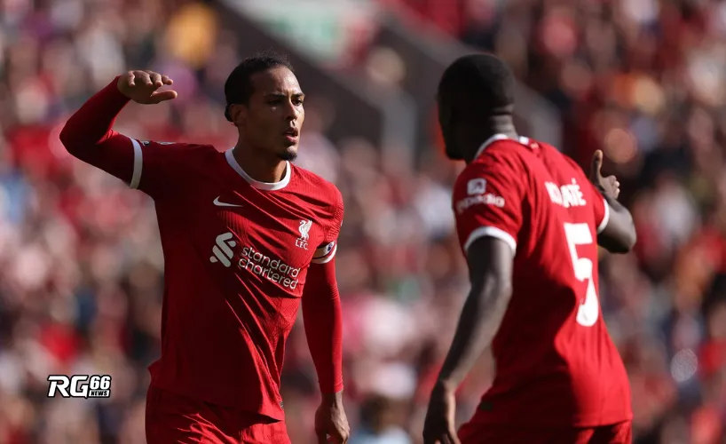 Konate và Virgil van Dijk tạo thành bộ đôi vững chắc dưới thời HLV Arne Slot.