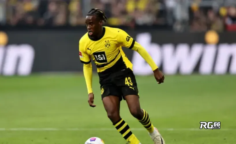 Dortmund định giá Gittens 80 triệu bảng, Chelsea và Arsenal theo sát
