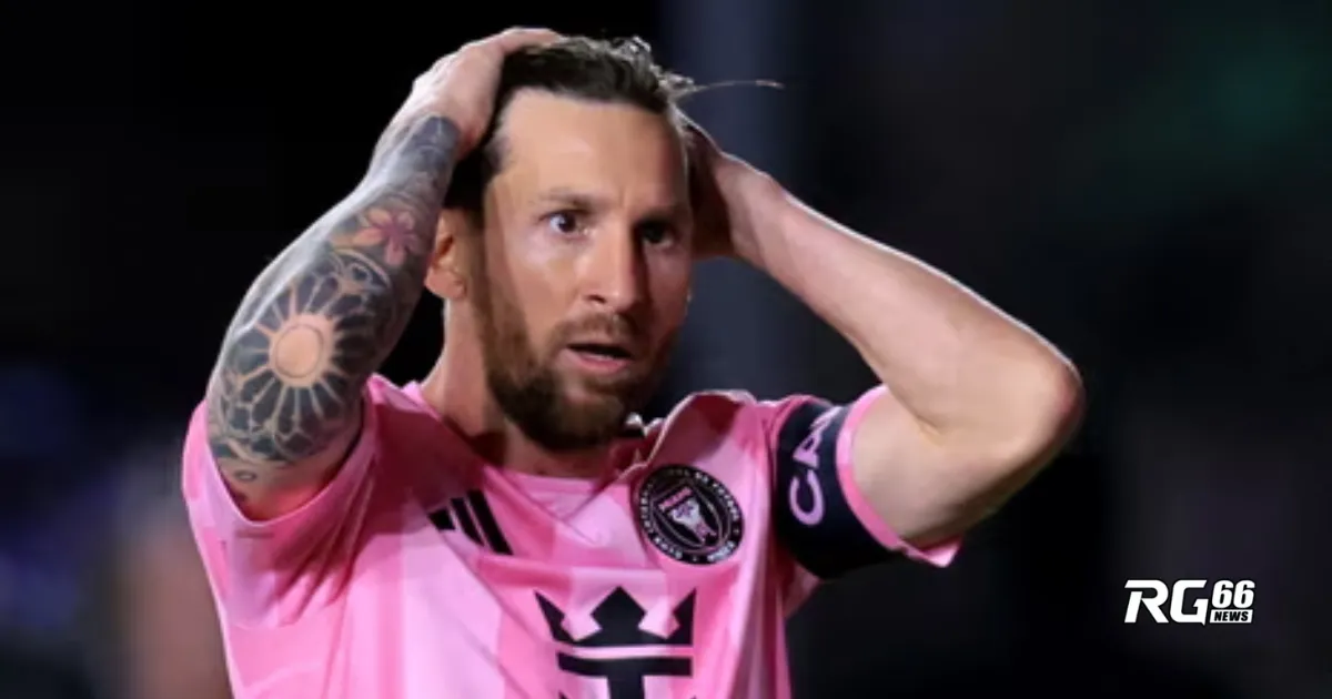 Lionel Messi bị MLS phạt sau vụ tóm cổ trợ lý HLV đối thủ