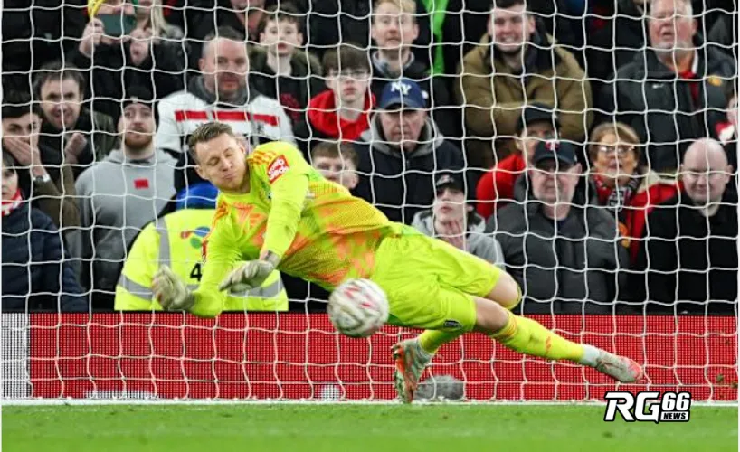 Người hùng Bernd Leno của Fulham