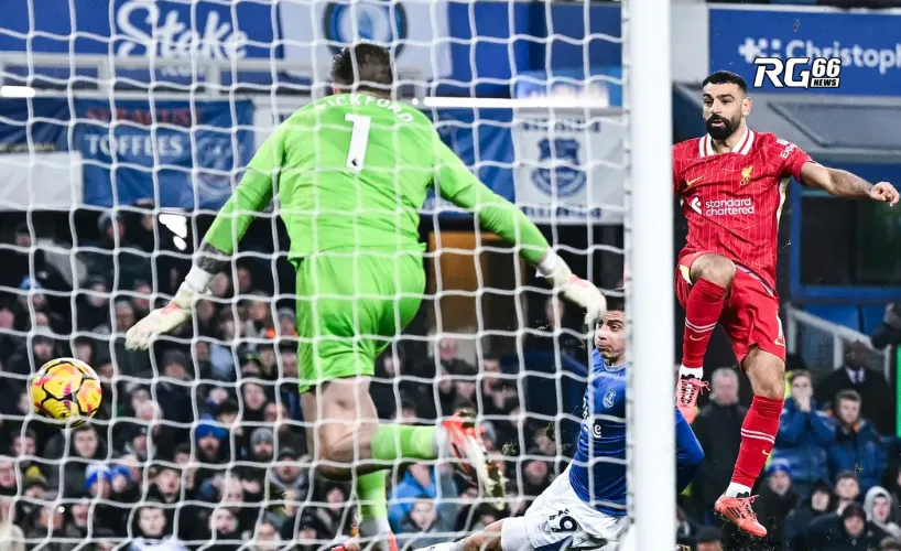 Salah lại lên tiếng nhưng Tarkowski cướp đi chiến thắng