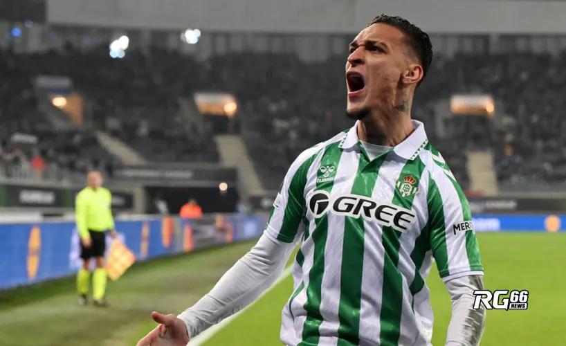 Man Utd ra giá 40 triệu bảng cho Antony