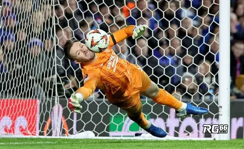 Jack Butland tỏa sáng với những pha cản phá xuất sắc