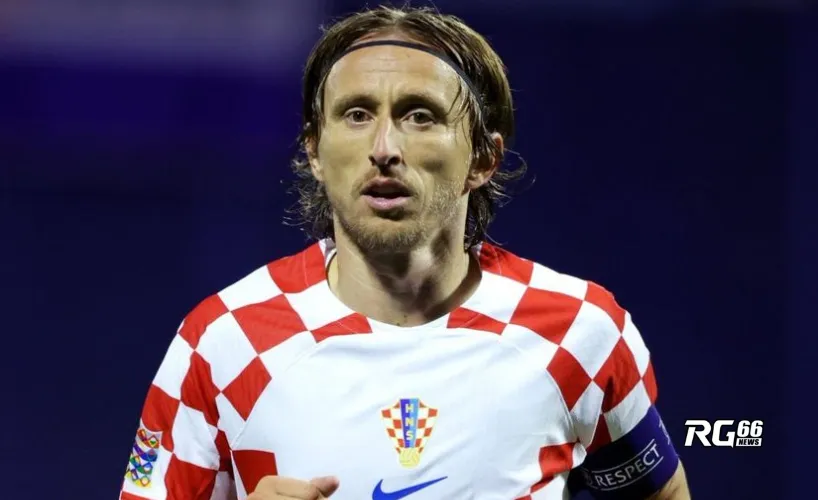 Luka Modric vẫn là một phần không thể thiếu ở tuyến giữa.