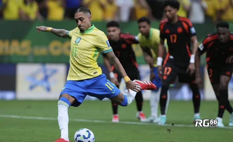 Raphinha ghi bàn mở tỷ số cho Brazil