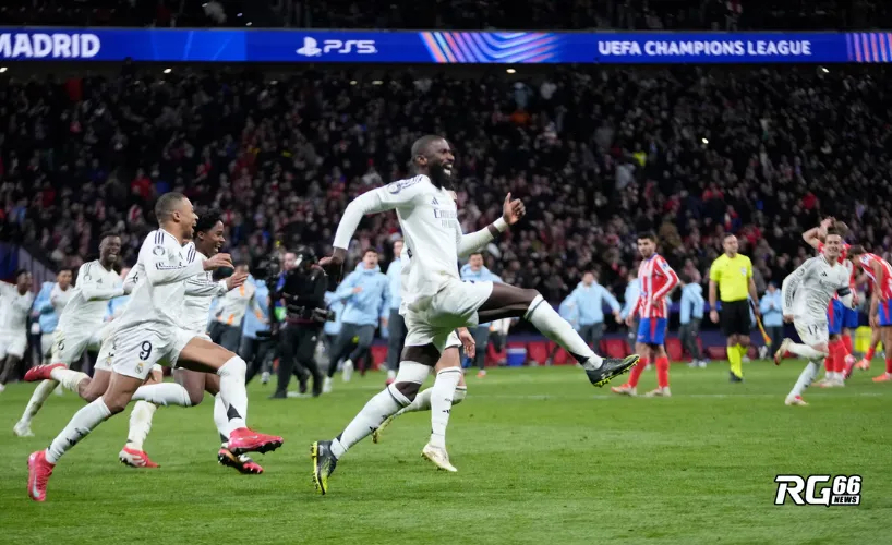 Antonio Rüdiger ăn mừng sau bàn thắng quyết định tại loạt sút luân lưu