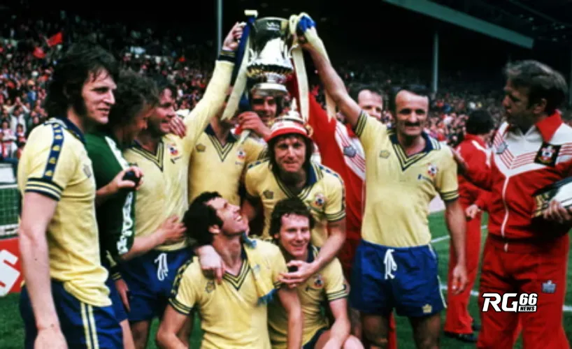 Southampton "trắng tay" suốt 49 năm sau khi giành vô địch FA Cup năm 1976