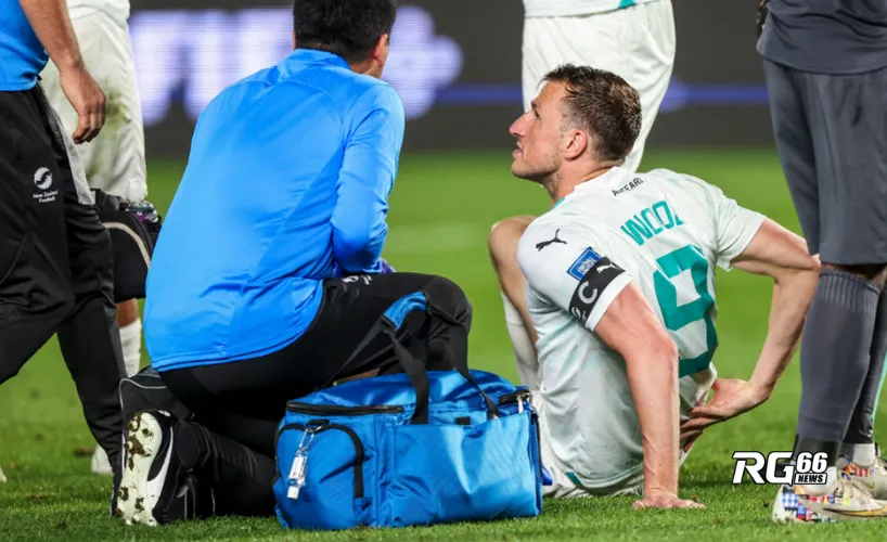 Chris Wood vắng mặt do dính chấn thương hông