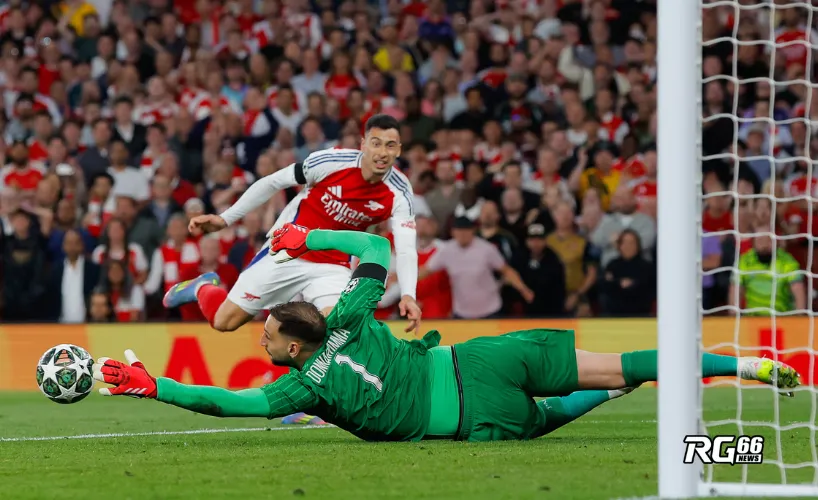 Gianluigi Donnarumma cứu thua từ cú sút của Gabriel Martinelli