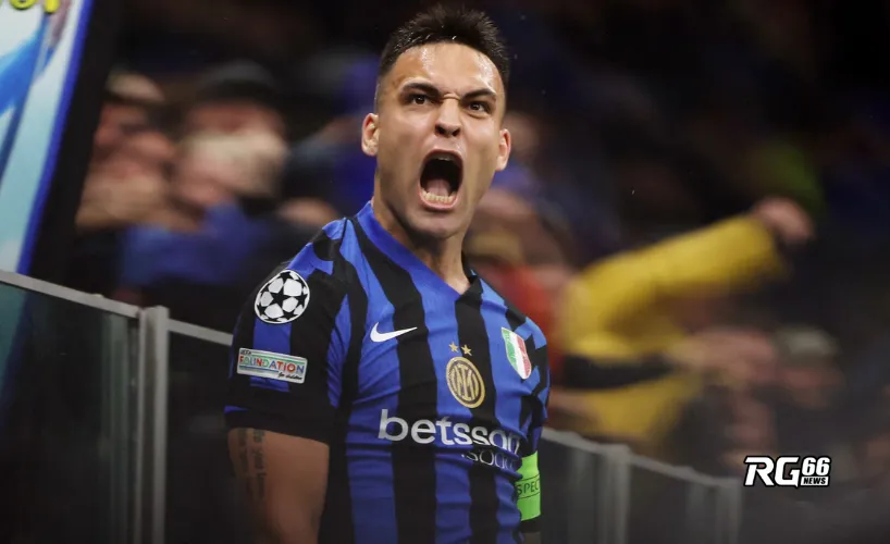 Lautaro Martínez ăn mừng sau khi ghi bàn thắng đầu tiên trong trận lượt về
