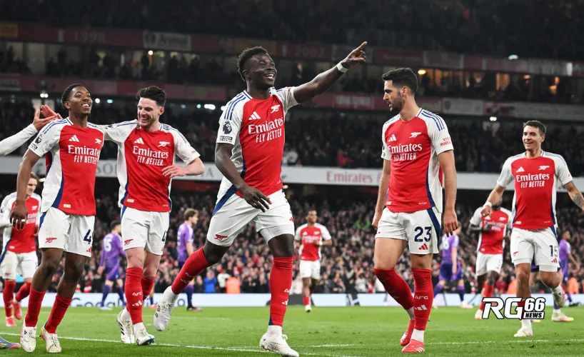 Bukayo Saka có màn tái xuất hoàn hảo với một bàn thắng ngay sau 7 phút vào sân từ ghế dự bị