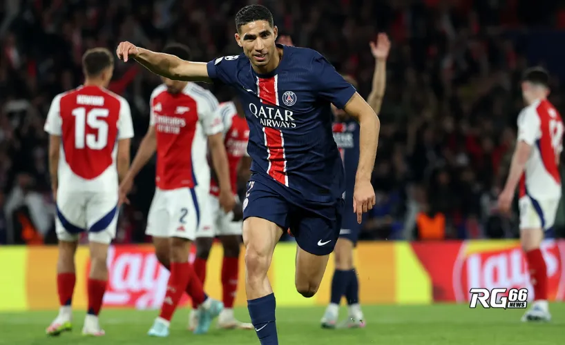 Hakimi ăn mừng sau khi ghi bàn, giúp PSG nâng tỷ số lên 2-0