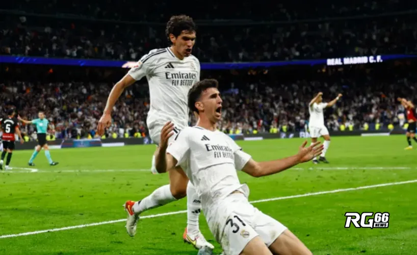 Jacobo Ramón và Jesús Vallejo ăn mừng bàn thắng vào lưới Mallorca