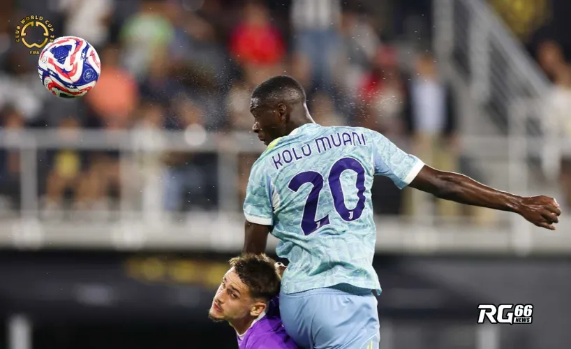 Kolo Muani bật cao đánh đầu, ghi bàn mở tỷ số cho Juventus