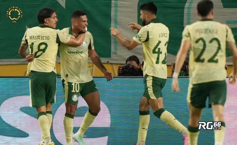 Mauricio ăn mừng sau khi ghi bàn gỡ hoà, giúp Palmeiras giành vé vào vòng 16 đội