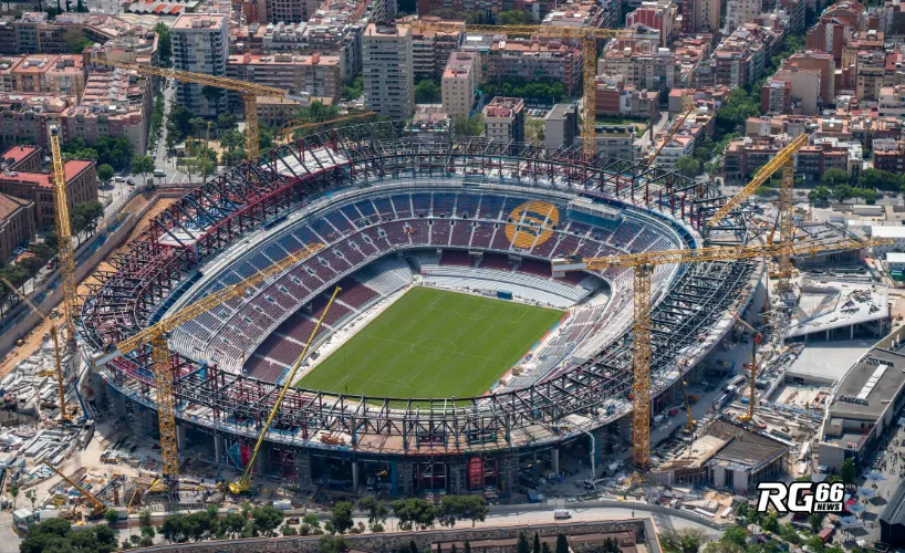 Sân Camp Nou đang cải tạo và dự kiến hoàn thành vào hè năm 2026
