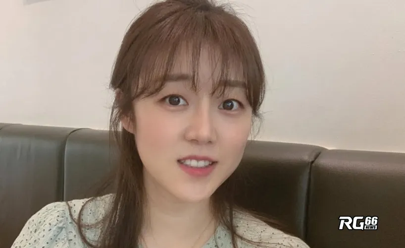 Kang Seo Ha tốt nghiệp chuyên ngành sân khấu của Đại học Nghệ thuật Quốc gia Hàn Quốc