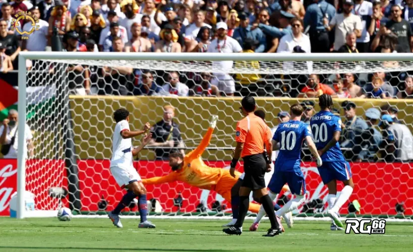 Palmer ghi bàn mở tỷ số 1-0 cho Chelsea