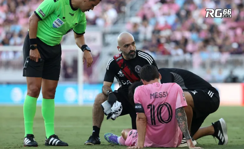 Messi đã dính chấn thương cơ trong trận gặp Necaxa ngày 3/8 (theo giờ VN)