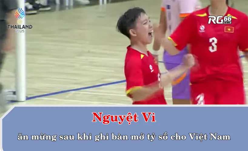 Nguyệt Vi ăn mừng sau khi ghi bàn mở tỷ số cho ĐT Việt Nam